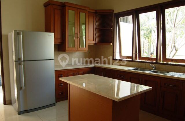 Di Sewakan : Rumah Kemang Timur*(IDH) 2