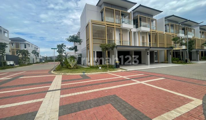 DIJUAL RUMAH HOEK Eonna, Cluster Aerra di BSD