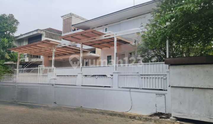 Dijual Rumah Hook Intercon di Kebon Jeruk 2
