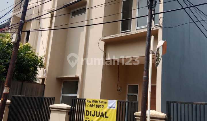 New House in Kelapa Gading, Ready to Move In