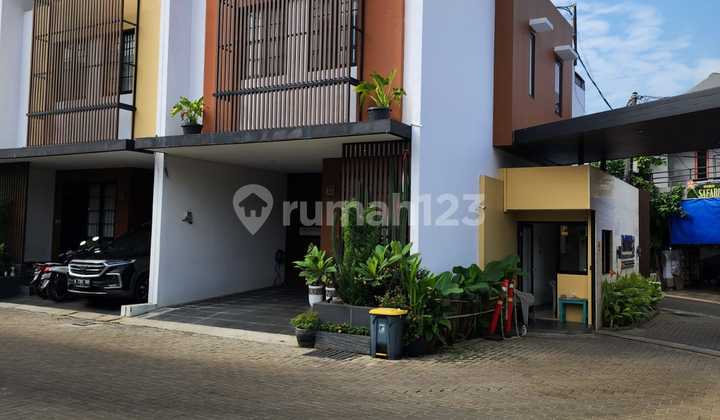Royale Bintaro Residence 3 - Rumah Modern 2 Lantai Lokasi Strategis di Bintaro 2