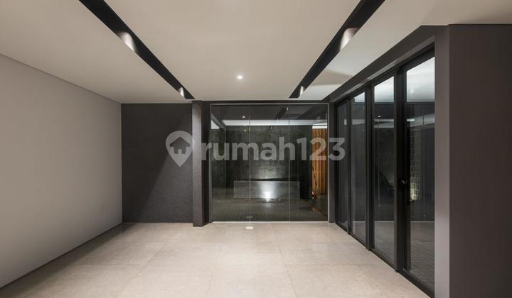 Rumah Modern Tropis di Kemang 2