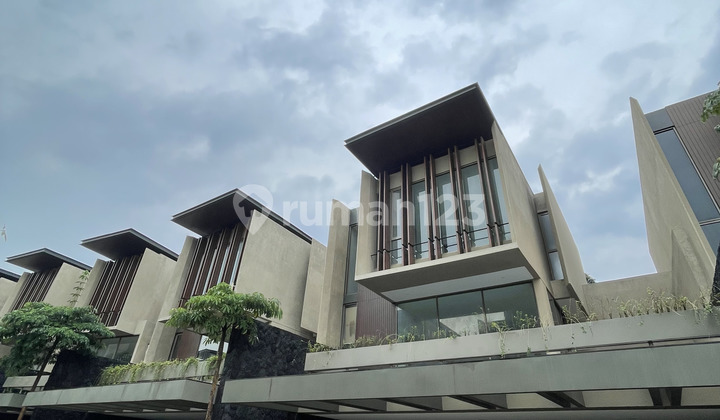 Rumah Modern Glass House 2 Lantai di Kemang, SHM, Bebas Banjir, Keamanan 24 Jam, One Gate System Rumah Modern Glass House 2 Lantai di Kemang, SHM, Bebas Banjir, Keamanan 24 Jam, One Gate System