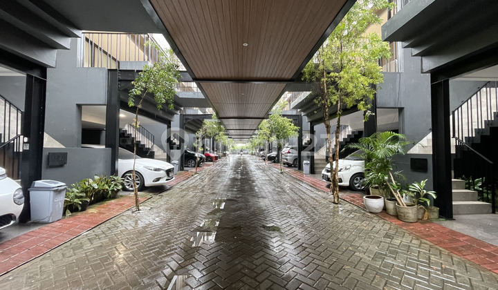 Rumah 3 Lantai, di Jagakarsa 4+1Br Smart Home Carport 3 Mobil.