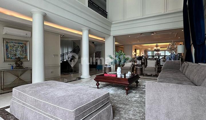 Exclusive! Rumah Modern Classic di Kemang dengan Pool & Mega Master Suite 2