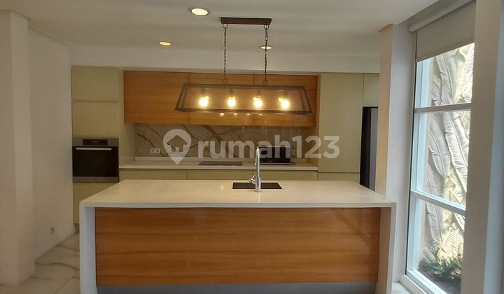 For Rent - Rumah Modern Classic di Pondok Indah Jakarta Selatan 2