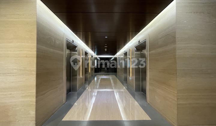 Spec Office 8, Office Premium 247 M² Fully Furnished, Lantai Tinggi, Shgb - 15 M Nego