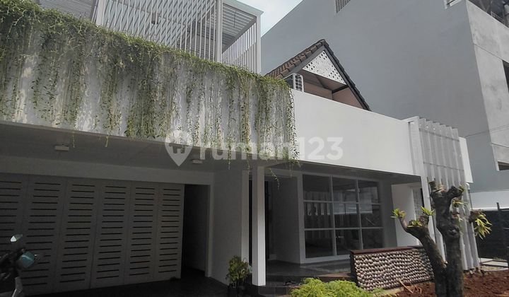 For Rent - Rumah Modern Classic di Pondok Indah Jakarta Selatan For Rent - Rumah Modern Classic di Pondok Indah Jakarta Selatan