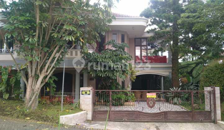Dijual Villa Mewah di Batu Malang