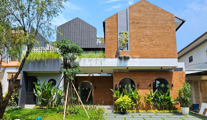 Rumah Mewah dengan Sirkulasi Udara Maximal, Lokasi Sangat Strategis di The Green BSD City