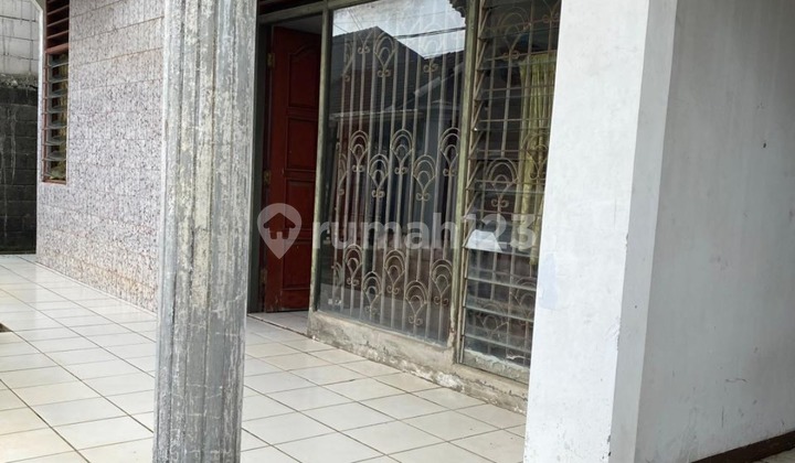 Rumah Apa Adanya Posisi Hoek Dekat Kantor Walikota di Ciater Permai, Tangerang Selatan 2