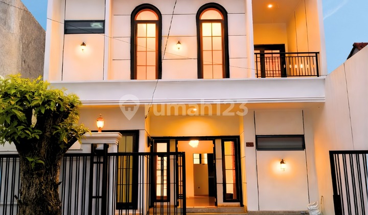 Beautiful New House Ready to Occupy, Strategically Located in Nusa Loka BSD City