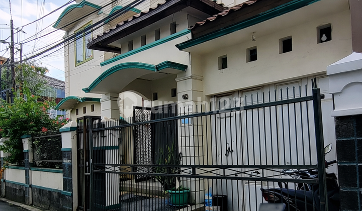 Strategic Corner House in East Pejaten - Suitable for Renovation / New Construction 2