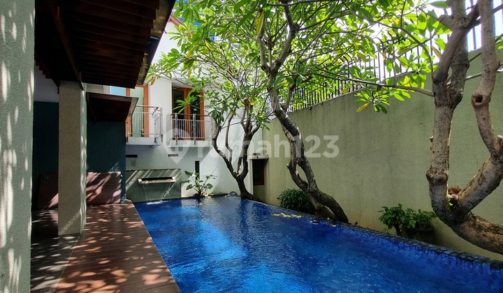 Luxury Tropical House At South Jakarta Luxury Tropical House At South Jakarta