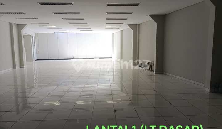 Office Building in the City Center 2