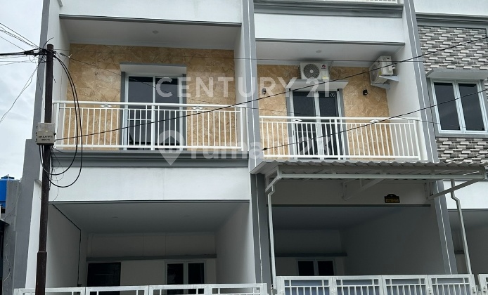 Brand New House in Tanjung Duren, West Jakarta Brand New House in Tanjung Duren, West Jakarta
