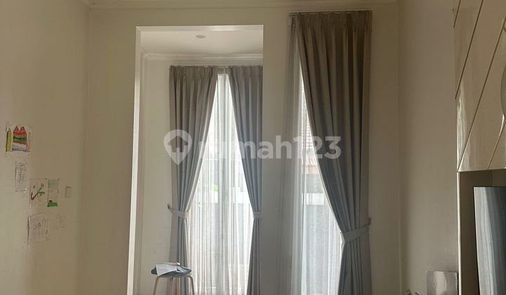 Need Quick ! 2-Story Fully Furnished House in BSD Kencana Loka - 4+1 Bedrooms, SHM, Move-In Ready! 2