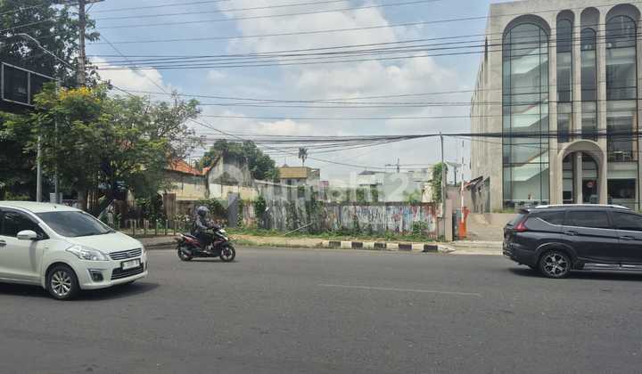 Tanah Disewakan di Jl Mt Haryono Letak Strategis Hanya 5 Menit ke Simpang 5 Siap untuk Usaha Apapun atau Juga Cocok Dibangun Rumah Tinggal Dekat dengan Mall2 Legend di Semarang( Java Mall dan Ciputra Mall )Dan Dekat dengan Rumah2 Makan Terkenal di Semaran