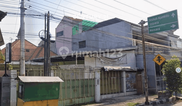 Strategic House on Jl Mayor Basuno. Main Road towards Jepara. 2