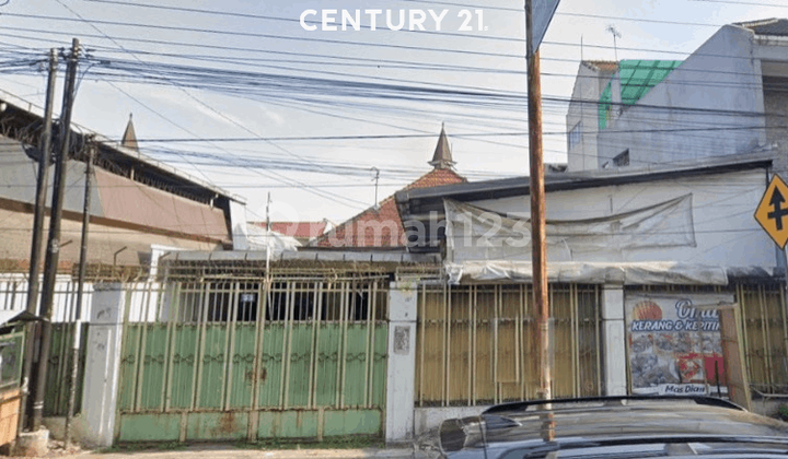 Strategic House on Jl Mayor Basuno. Main Road towards Jepara. 1