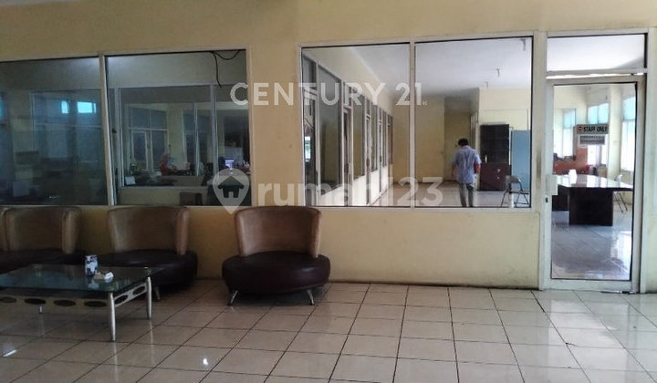 Dijual Gudang dan Kantor Siap Pakai Letak Pinggir Jalan Raya 2