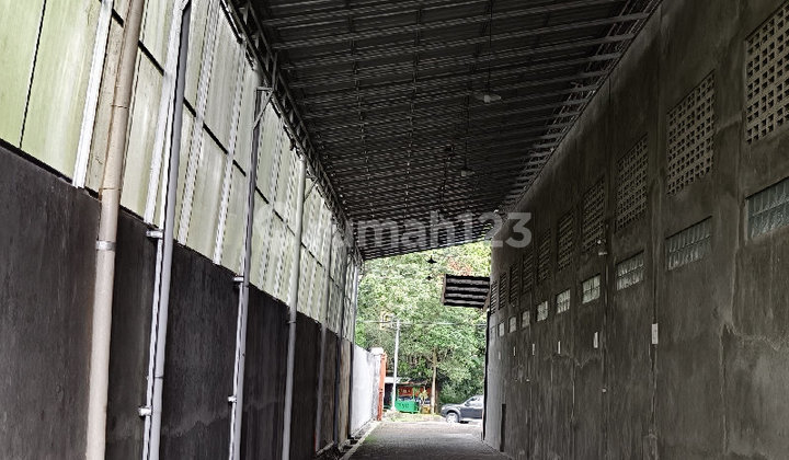 Warehouse for Sale in Magelang, Tractor Trailers Can Enter