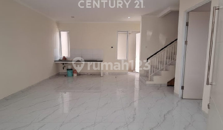 For Sale House in Paramount Village Housing Semarang 2