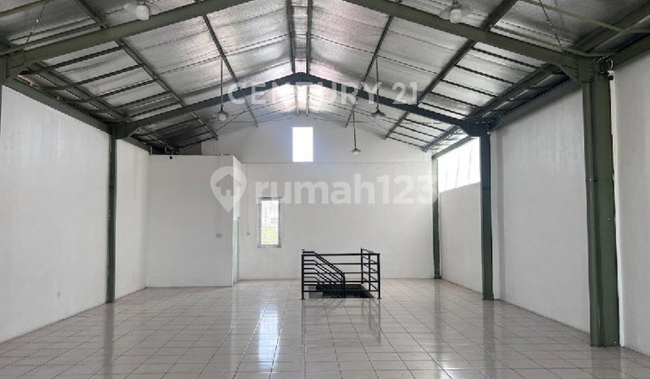 Disewakan Ruko 2 Lantai di Supriyadi Luas Open Space 1