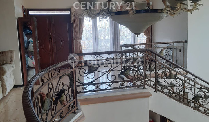 Rumah Mewah 2 Lantai di Gajah Raya Cocok untuk Keluarga Harmonis 2