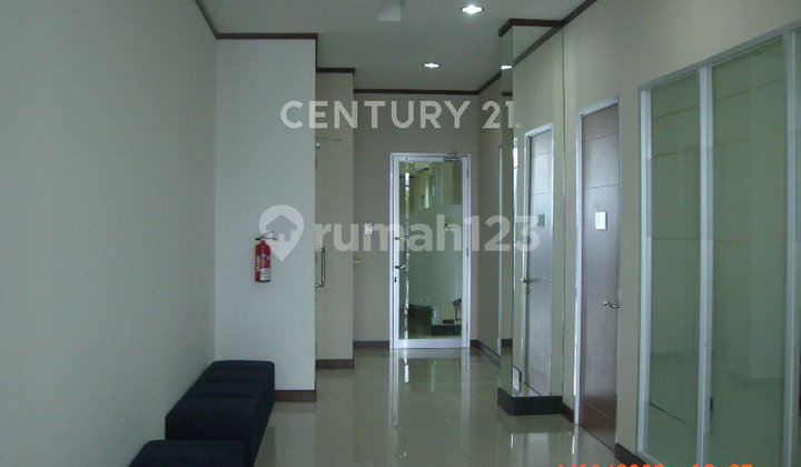 Dijual Gedung 3 LT Sangat Strategis di Simpanglima Semarang 2