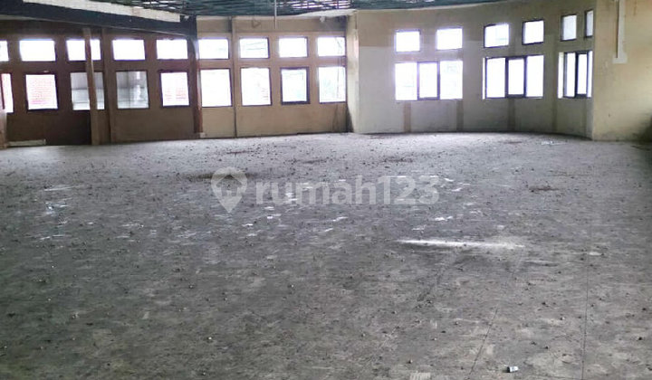 Disewakan Gedung 3 LT di Jalan Utama Pusat Bisnis