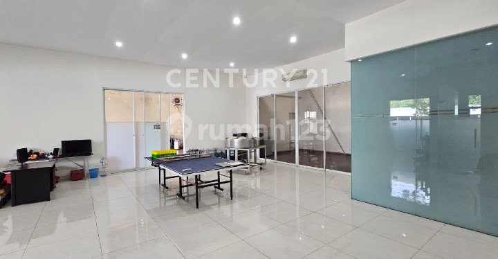 Ready-to-Use Commercial Space for Sale in an Active Commercial Area