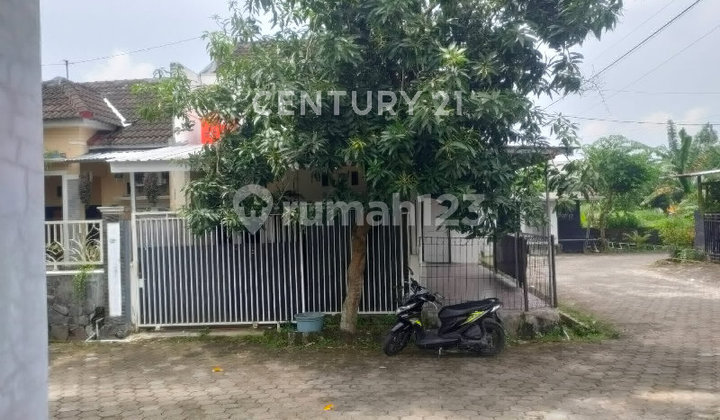 For Sale: Residential House with Renovation Bonus in Klipang Pesona Asri 1