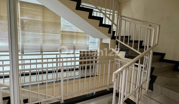 For Rent: Corner Shop in Kayu Putih 2