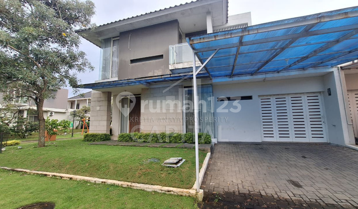 Rumah di Tatar Candra Resmi Kota Baru Parahyangan, Nyaman Dekat Taman