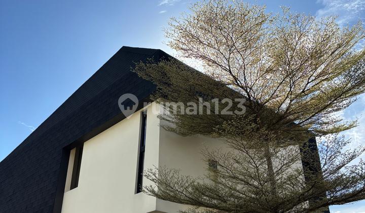 House 5 Minutes from LRT Harjamukti 2