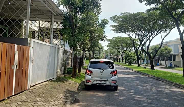 Comfortable 2-Story House in Sidoarjo, Luxurious, Strategic Location in Puri Surya Jaya Cluster Valencia 2