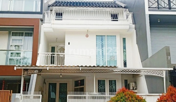 Grisenda House Pik 6X18 2.5 Floors Wide Road