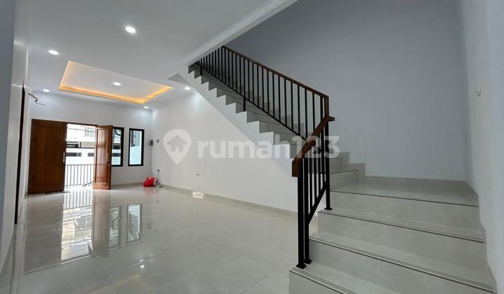 Dijual Rumah Brand New Muara Karang 8X15 2