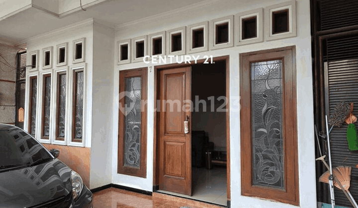 Ready-to-Move-In City Center House, Flood-Free, Singosari 1