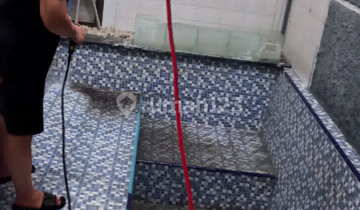 Plamongan Indah House Ready to Occupied with Private Swimming Pool 2