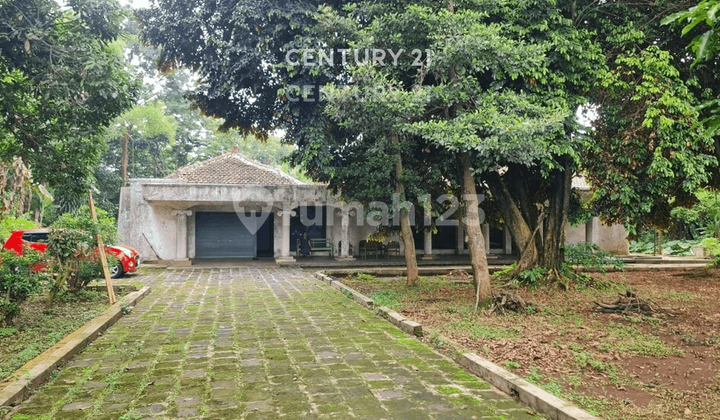 Special Land of Gatot Subroto Ungaran by the Side of the Main Road 1