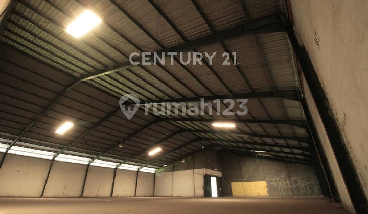 Spacious Warehouse Strategic Location Easy Access from Tugu Main Road