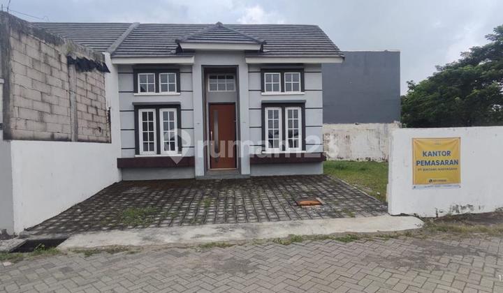 Affordable Ready-to-Live House 600 Million in Candi Sidoarjo