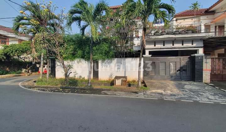 Rumah Hook di Cempaka Putih Tengah