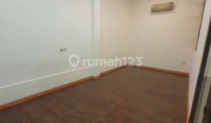 For Sale House in Tomang Mandala, West Jakarta 2