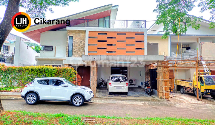 Beautiful and Spacious House in Vassa Lake Cluster, Lippo Cikarang