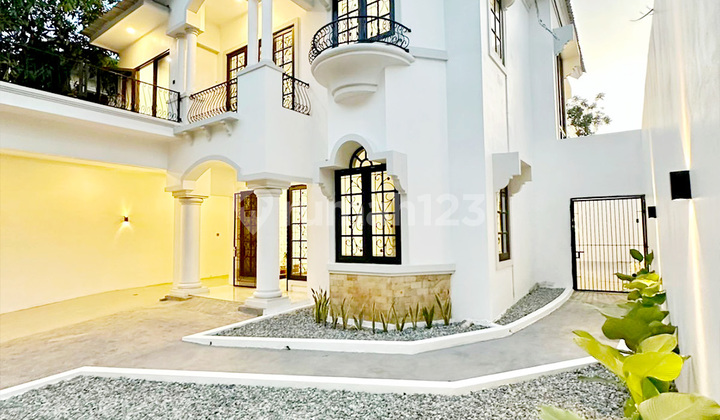 Luxury House 5+2 Bedrooms Ready to Occupied Cluster Hawai Deltamas Cikarang 2