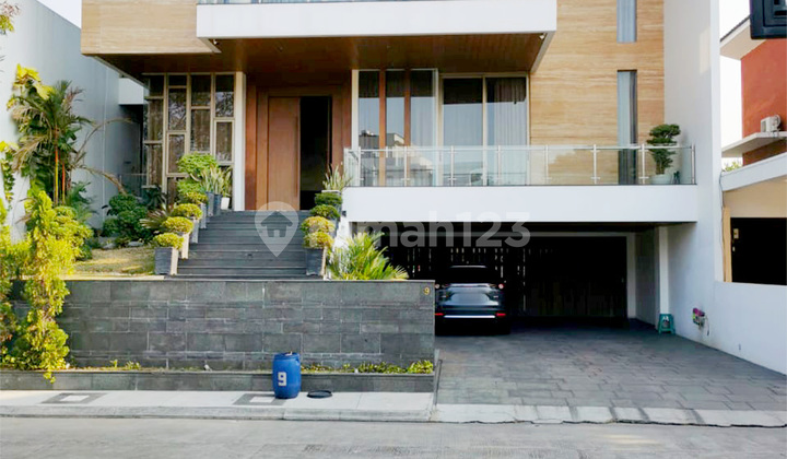 Spacious & Large House with Swimming Pool Vassa Lake Lippo Cikarang