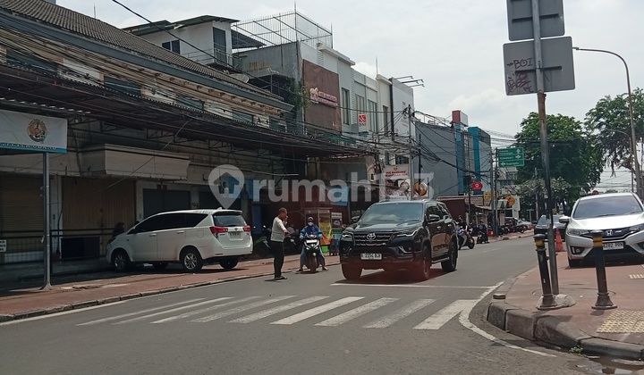 Di Jual Rumah Mewah di Lagura Cempaka Putih Dekat Akses Tol 2